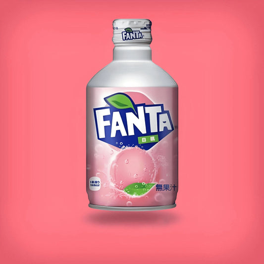 Bouteille de Fanta Pêche Blanche provenant du Japon, boisson gazeuse à la saveur de pêche blanche.