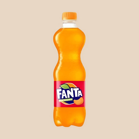 Bouteille de Fanta Mandarine, boisson gazeuse orange à la saveur de mandarine.