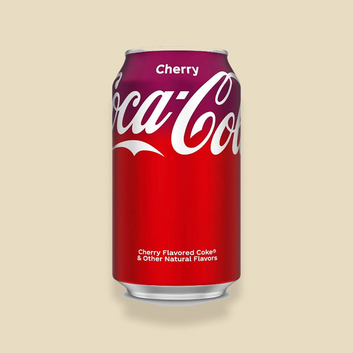 Coca-Cola Cherry : la canette américaine de 355 ml, fond beige Lollipop Korner