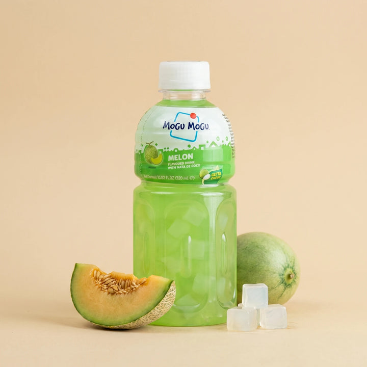 Bouteille 320ml Mogu Mogu Melon — boisson thaïlandaise au nata de coco — Lollipop Korner