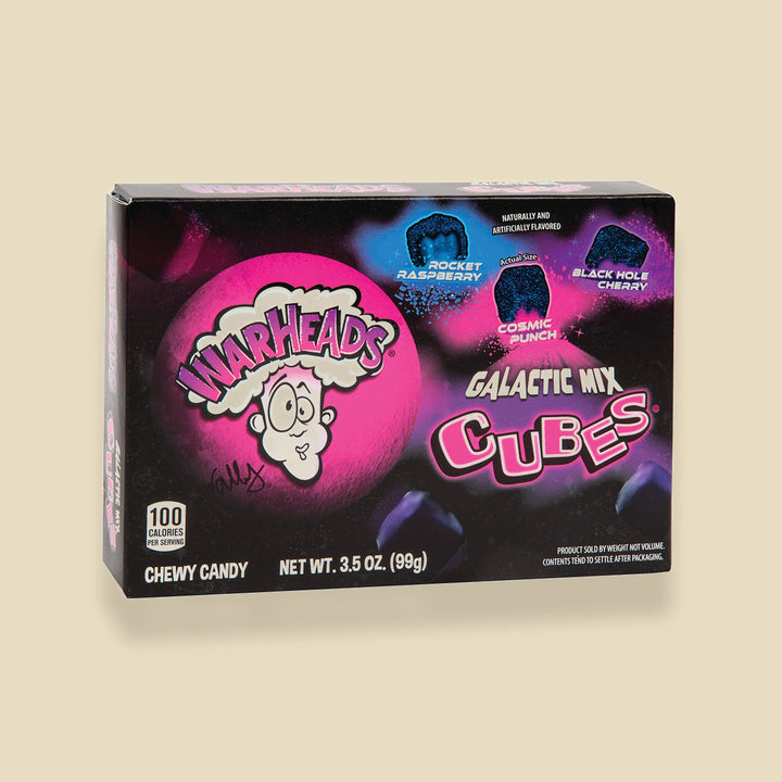 Boîte Warheads Cubes Galactic Mix 99 g, cubes tendres acidulés, fond beige Lollipop Korner